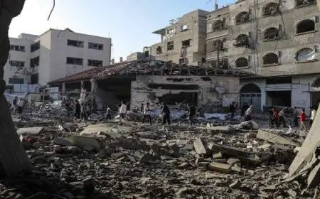 مع ارتفاع ضحايا الموت جوعا فى غزة .. 77 شهيدا جراء القصف الإسرائيلى على مناطق عدة بالقطاع