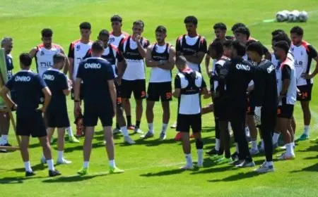 تدريبات مكثفة للاعبي الزمالك خلال المران وتقسيمة مثيرة تعزز espíritu الفريق