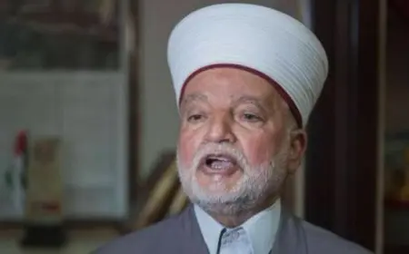 الاحتلال الإسرائيلي يعتقل مفتي القدس أثناء أدائه الصلاة في المسجد الأقصى