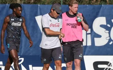 دي بروين يوضح الفارق الكبير بين جوارديولا وكونتي