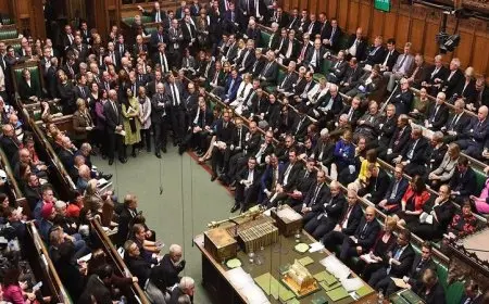 أكثر من 220 نائبا بريطانيا يطالبون الحكومة بالاعتراف بدولة فلسطين