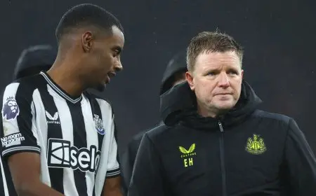 هاو: أريد بقاء إيزاك ونيوكاسل سيتخذ القرار الصحيح بشأنه