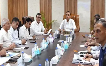 مدبولي يؤكد ضرورة تسريع تنفيذ مشاريع الطرق في رأس الحكمة الجديدة وشمس الحكمة