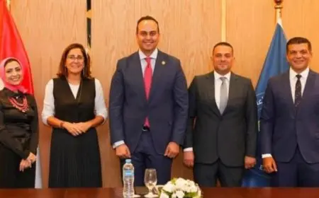 لقاء رئيس الرعاية الصحية مع رئيس نوفارتس مصر لتعزيز التعاون وتوسيع الآفاق