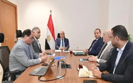 وزير الري يعلن عن خطة شاملة لمكافحة انتشار ورد النيل في المصارف والترع ومجرى النهر