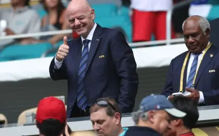 إنفانتينو مُعجب بملعب مولاي عبد الله بعد زيارة مع لقجع