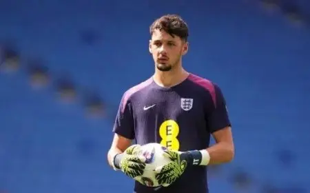 “جيمس ترافورد” يجري الفحوصات الطبية في مانشستر سيتي استعدادًا لعودته من بيرنلي