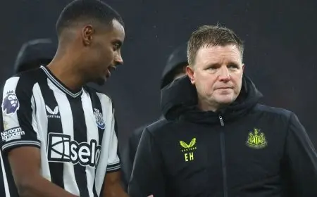 ماذا قال مدرب نيوكاسل عن “التكيف” بعد مغادرة ألكسندر إيزاك؟