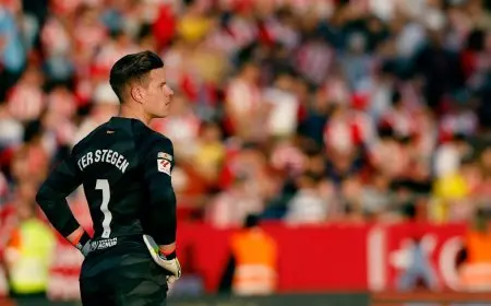 تير شتيغن ينفي وجود توتر في علاقته مع برشلونة رغم إجرائه جراحة “دون مرافقة”