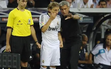 مودريتش يكررها مجددًا.. أبرز اللاعبين الذين تمردوا على أنديتهم؟