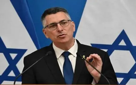 ساعر: الضغط العسكرى فعال ومستعدون للدبلوماسية أيضا