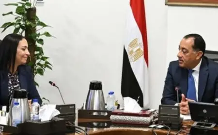 مدبولي يناقش مع وزيرة التضامن دعم برنامج تكافل وكرامة للمستفيدين