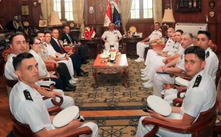 زيارة وفد الكلية البحرية التركية إلى القوات البحرية لتعزيز التعاون العسكري