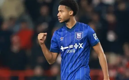 بعد موسم في البريميرليغ.. نيوم يسعى للتعاقد مع لاعب وسط نابولي