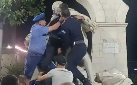 تحطيم أشهر تمثال امرأة فى الجزائر يثير جدلاً