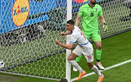 باتريك شيك يستبعد ليفركوزن من المنافسة بعد فقدان تشكيلته