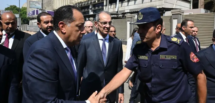 رئيس الوزراء يتفقد سنترال رمسيس ويستعرض تقريرًا مع وزير الاتصالات بشأن عودة الخدمات