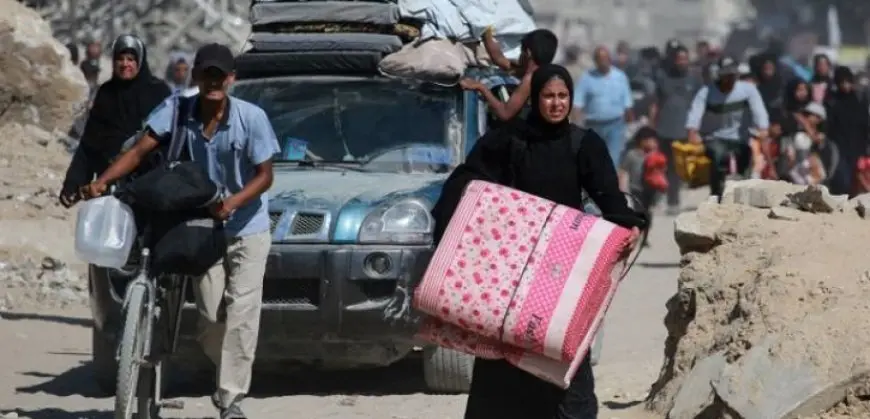 الاحتلال الإسرائيلى يجبر المواطنين على النزوح قسرا فى خانيونس بجنوب غزة