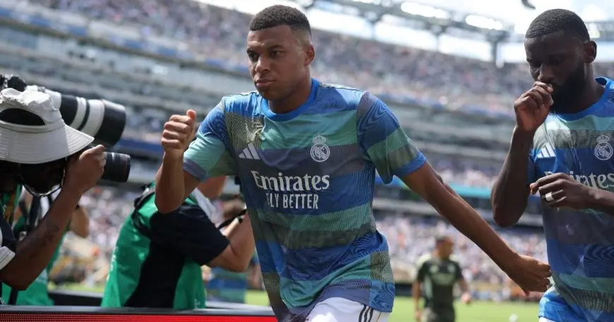 لماذا تم تأجيل مباراة ريال مدريد وسان جيرمان؟