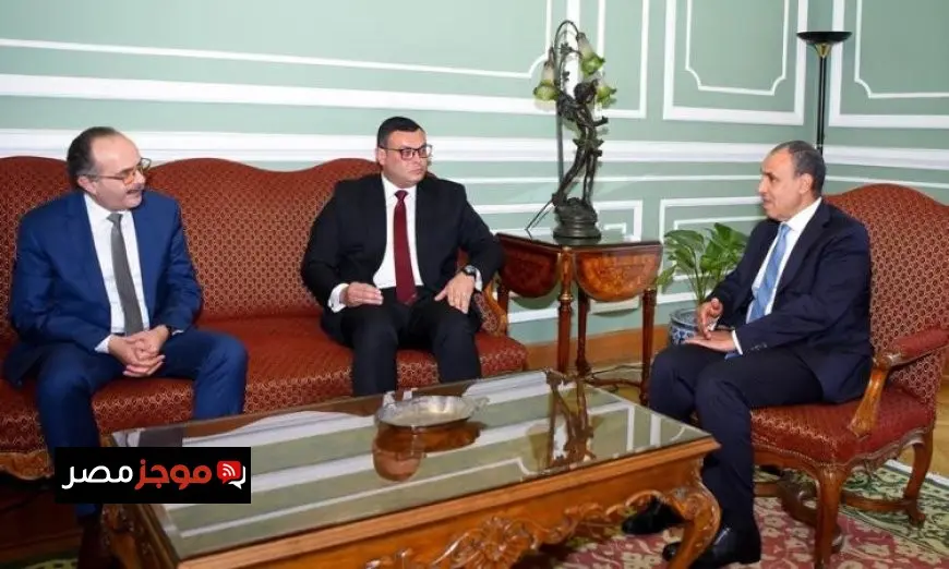 وزير الخارجية والهجرة يستقبل وزير الإسكان والمرافق لتطوير المجتمعات العمرانية