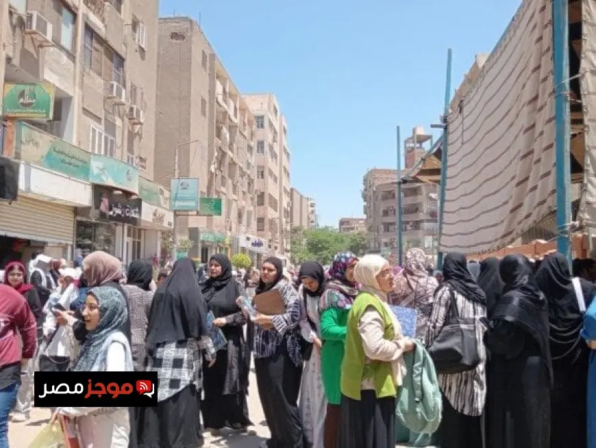 طلاب القليوبية يؤكدون سهولة الرياضيات البحتة والمحافظ يتابع الامتحانات لحظة بلحظة