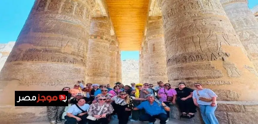 رحلات البالون الطائر والمعابد تجذب سائحى الأقصر