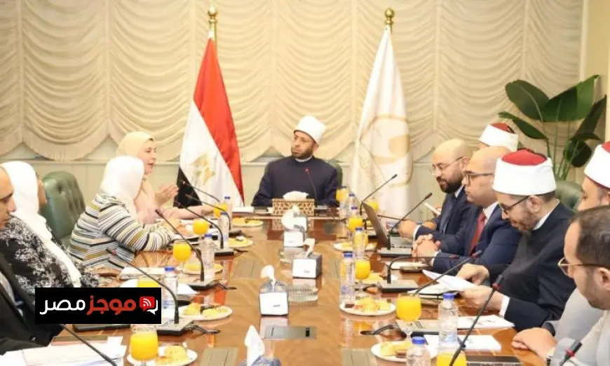 وزير الأوقاف يستعرض سبل تعزيز التعاون مع مديرة مركز البحوث الاجتماعية والجنائية