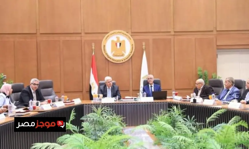 عاشور يؤكد أن الجامعات الأهلية توفر برامج متكاملة لتنمية كل إقليم جغرافي