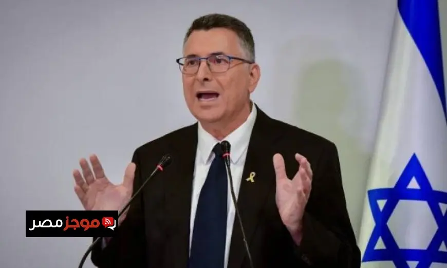 ساعر يطلب من نظيره اليوناني التدخل العاجل لحل أزمة الإسرائيليين المحتجزين في سيروس
