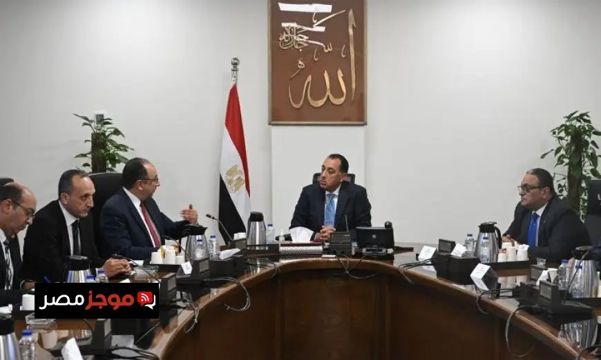 رئيس الوزراء يراجع مع وزير قطاع الأعمال العام أهم ملفات العمل الحالية