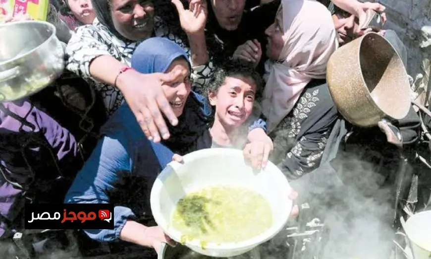 جيش الاحتلال الإسرائيلي ينفذ عملية إسقاط مساعدات إنسانية جوًا في قطاع غزة