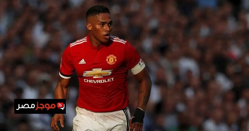 لاعب مانشستر يونايتد السابق ينقذ حياة رجل من الانتحار في الإكوادور
