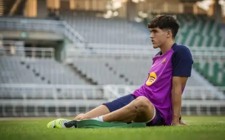 كوبارسي يتضامن مع دي يونغ لدعم تير شتيغن ويكشف خطة فليك