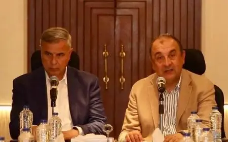 وزير قطاع الأعمال ومحافظ الإسكندرية يتعاونان لتعزيز الاستثمار السياحي في المدينة