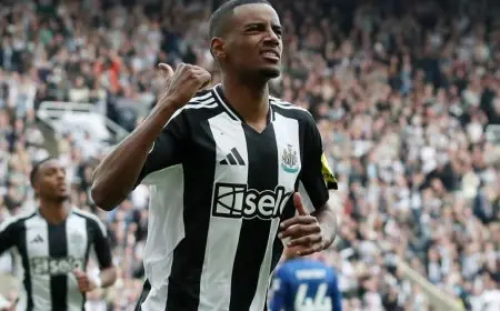 بعد فشل صفقة إيزاك مع نيوكاسل.. ليفربول يستبعد تقديم عرض جديد للتعاقد معه