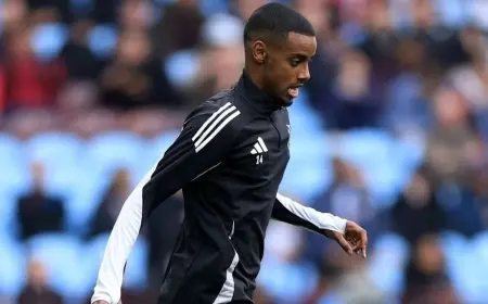 إيزاك يغادر سوسيداد ويعود للتدريبات مع نيوكاسل يونايتد