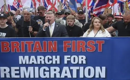 احتجاجات مناهضة للهجرة في بريطانيا تتصاعد وتشهد صدامات جديدة