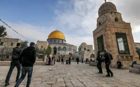 وزير الدفاع الإسرائيلي يزور المسجد الأقصى ويثير الجدل