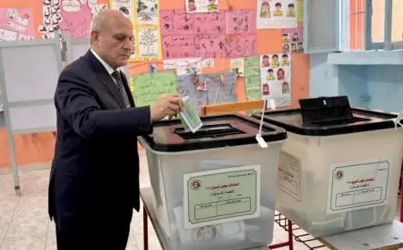 رئيس هيئة النيابة الإدارية يشارك في انتخابات مجلس الشيوخ ويصوت لصالح المستقبل