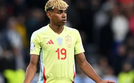 لامين يامال يوقع الأحزاب السياسية الإسبانية في مأزق