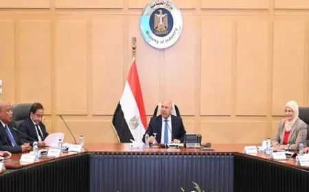 الوزير يبحث مع مصنّعى الحديد وشركات السيارات آليات توطين صناعة صاج السيارات