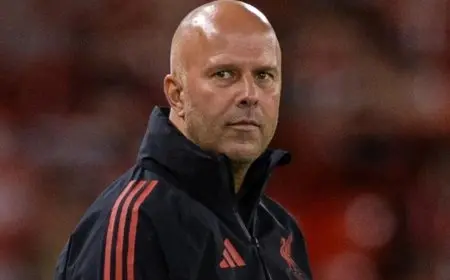 سلوت يشيد بإبداع فيرتز ويحذر ليفربول من خطورة كريستال بالاس