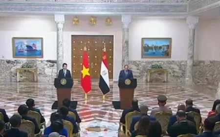 الرئيس السيسي يرفض الاتهامات بمشاركة مصر في حصار غزة ويصفها بالإفلاس والحديث الغريب