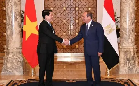 الرئيس السيسي يستعرض كلمته في المؤتمر الصحفي المشترك مع نظيره الفيتنامي