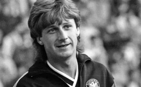 وفاة اللاعب الألماني فرانك ميل بطل كأس العالم 1990