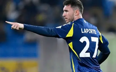 النصر يتيح فرصة لرحيل لابورت من معسكر البرتغال
