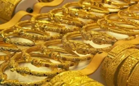 سعر الذهب يتألق في موسم الإجازات مع استقرار حركة الشراء لجذب المستثمرين