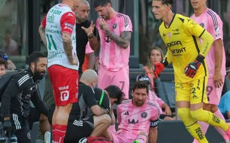 كم عدد المباريات التي سيفتقدها ليونيل ميسي بسبب الإصابة؟