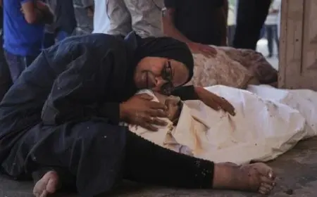 استشهاد 3 أفراد وإصابة آخرين في قصف الاحتلال لخيمة نازحين غرب خان يونس