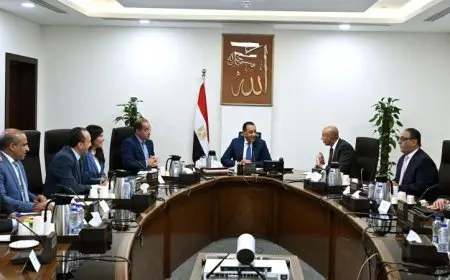 رئيس الوزراء يواصل متابعة مشاريع التعاون بين وزارتي المالية والتعليم لتعزيز التنمية الاقتصادية